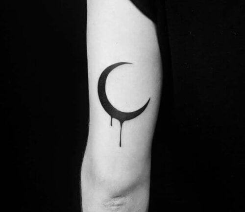 35 Tattoos That You'll Love to the Moon and Back